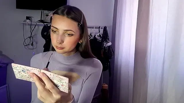 MiaNoir  online show from April 30, 2026, 9:26 am