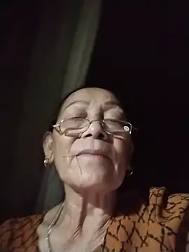 Snapshot of mouth22 chatting on June 10, 2026, 12:48 pm mouth22 online show from June 10, 2026, 12:48 pm