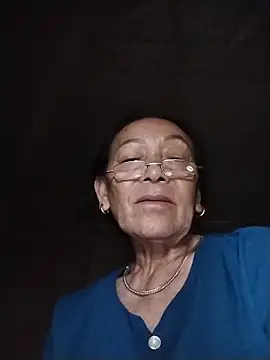 Snapshot of mouth22 chatting on June 18, 2026, 10:14 pm mouth22 online show from June 18, 2026, 10:14 pm
