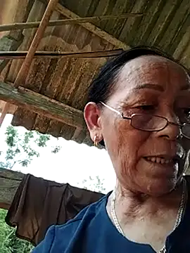 Snapshot of mouth22 chatting on June 24, 2026, 6:34 am mouth22 online show from June 24, 2026, 6:34 am