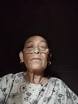 Snapshot of mouth22 chatting on June 28, 2026, 9:21 pm mouth22 online show from June 28, 2026, 9:21 pm