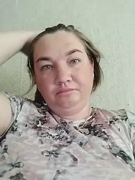 MiyaOlliver online show from August 7, 2026, 6:04 am