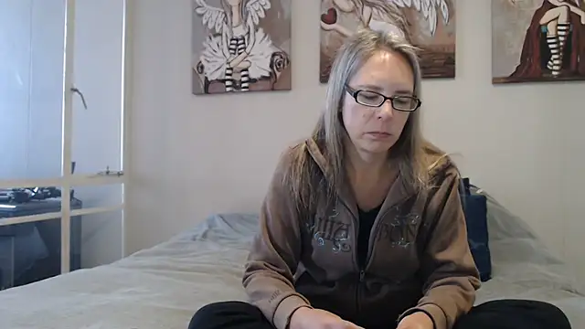 blondiesin50 online show from July 6, 2026, 12:24 pm