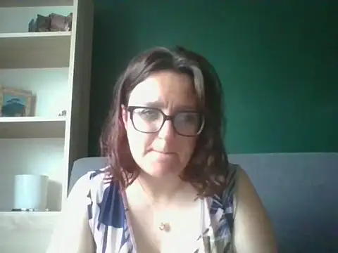 Snapshot of sensual_paris chatting on June 1, 2026, 5:20 am sensual paris online show from June 1, 2026, 5:20 am