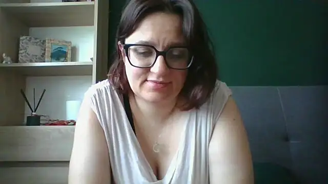 sensual paris online show from July 13, 2026, 5:32 am