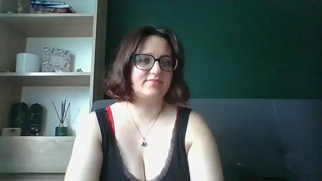 sensual paris online show from August 3, 2026, 5:28 am