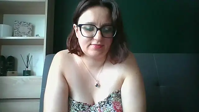 sensual paris online show from August 4, 2026, 5:43 am