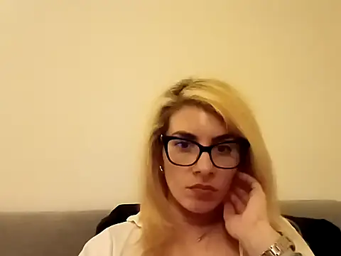 Snapshot of Goddess-Anne chatting on June 5, 2026, 9:42 pm Goddess-Anne online show from June 5, 2026, 9:42 pm