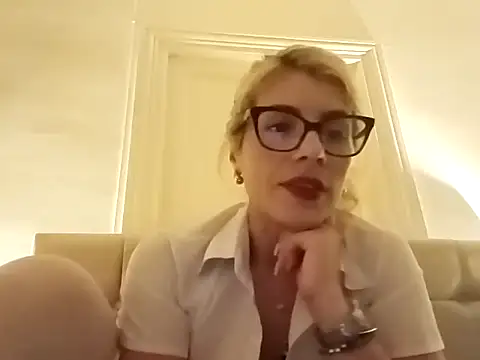 Snapshot of Goddess-Anne chatting on June 6, 2026, 9:19 pm Goddess-Anne online show from June 6, 2026, 9:19 pm