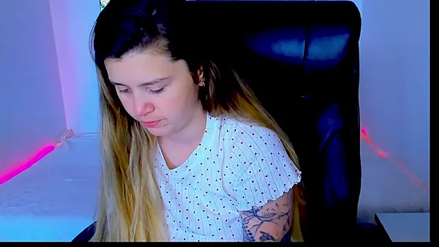 Snapshot of Natali_Secret chatting on May 28, 2026, 10:01 am Natali Secret online show from May 28, 2026, 10:01 am