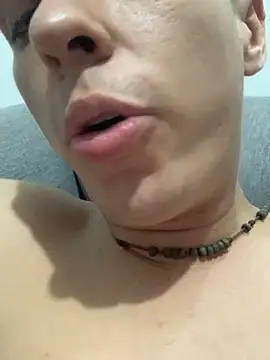 jay luxx online show from May 3, 2026, 4:07 am