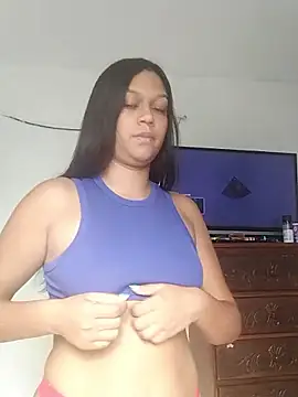 zoehot07 online show from April 28, 2026, 7:52 pm