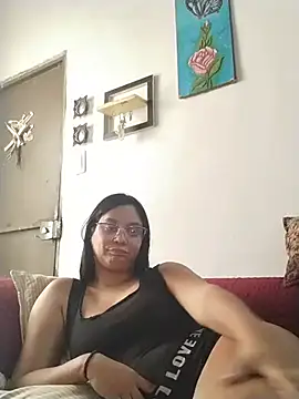 zoehot07 online show from July 7, 2026, 3:16 pm