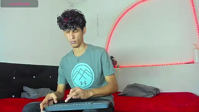 liammendoza98 online show from May 9, 2026, 11:59 am