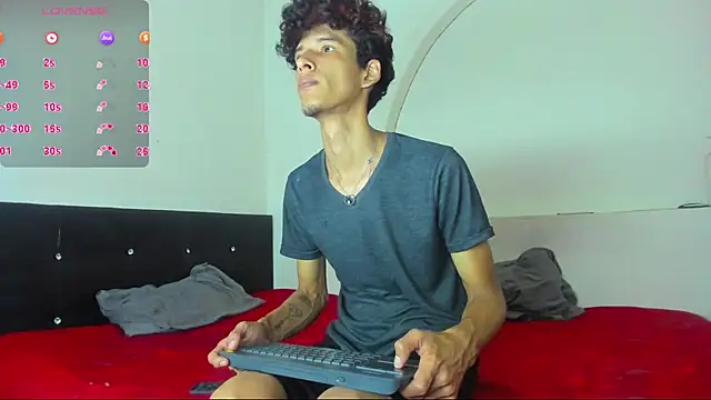 liammendoza98 online show from May 14, 2026, 12:01 pm
