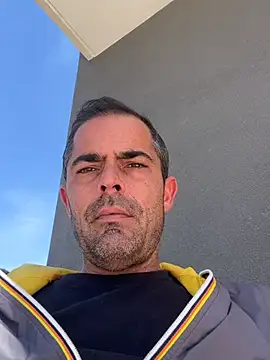 Riccardo86xx online show from May 4, 2026, 7:59 am