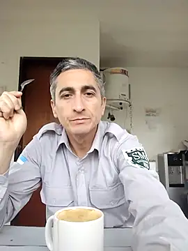 Alejandro83bsf online show from May 7, 2026, 7:52 pm