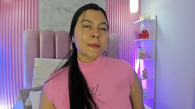 RenataPeach online show from August 3, 2026, 11:59 am