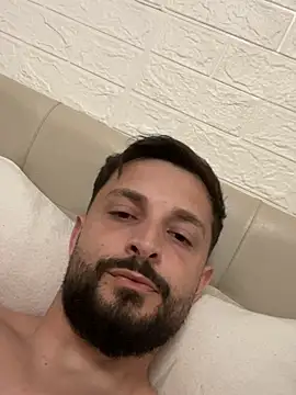 Damiannn33 online show from April 29, 2026, 8:04 pm
