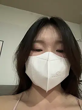 Snapshot of Ni_Tran chatting on May 7, 2026, 4:34 pm Ni Tran online show from May 7, 2026, 4:34 pm