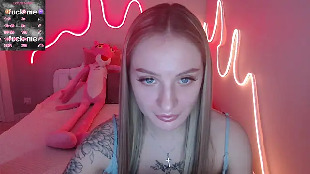 MirrraMisss online show from May 6, 2026, 10:42 am