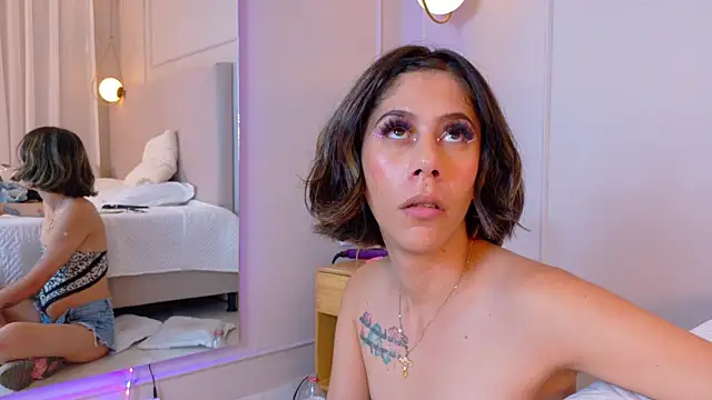 ZoeyPetit online show from July 9, 2026, 2:04 am