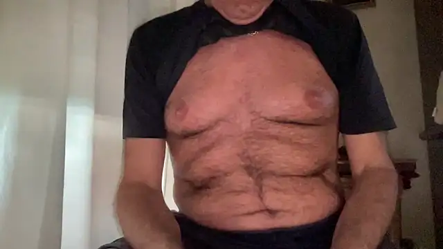 henrybull007 online show from June 7, 2026, 12:42 pm