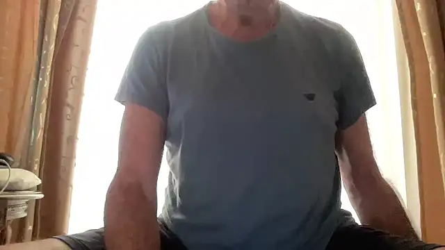 henrybull007 online show from June 16, 2026, 6:16 am