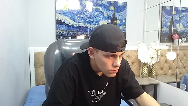 Snapshot of Ethanx18_ chatting on June 2, 2026, 4:58 am Ethanx18 online show from June 2, 2026, 4:58 am