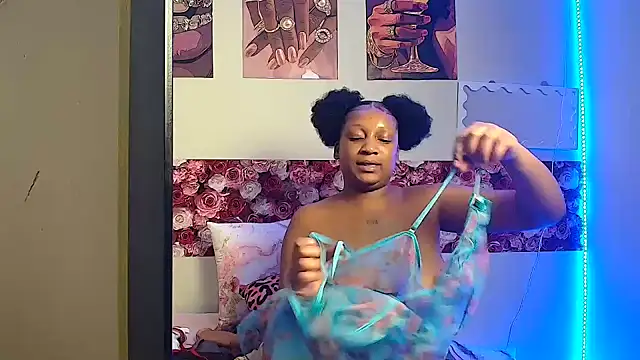 EnchantingLisa online show from May 22, 2026, 7:08 pm