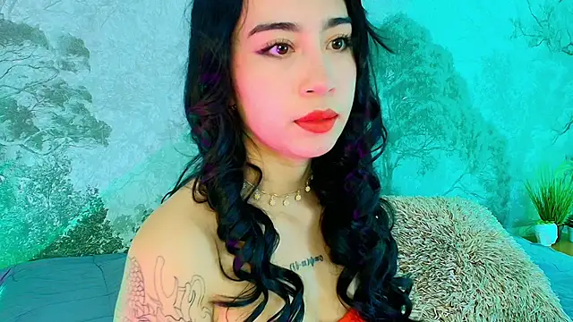 Snapshot of AshleyGross_ chatting on May 7, 2026, 7:52 pm AshleyGross online show from May 7, 2026, 7:52 pm