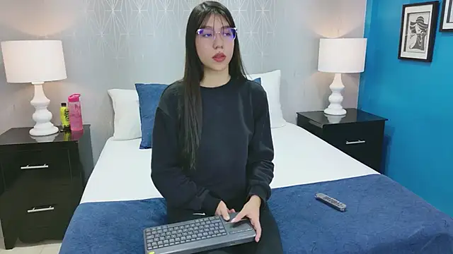 VioletSweetts online show from June 2, 2026, 8:55 pm