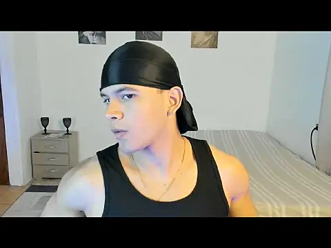 Snapshot of sant_wahlberg chatting on June 6, 2026, 12:16 am sant wahlberg online show from June 6, 2026, 12:16 am