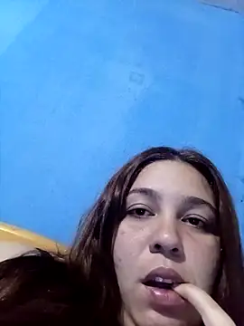 Eylora online show from May 7, 2026, 3:56 am