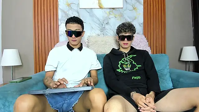 KING BOYS2026 online show from May 9, 2026, 1:33 am