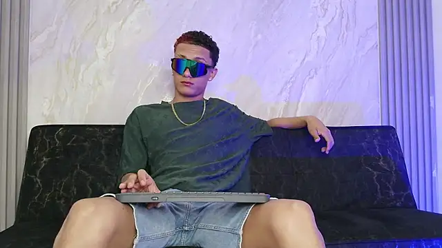KING BOYS2026 online show from May 27, 2026, 1:57 am