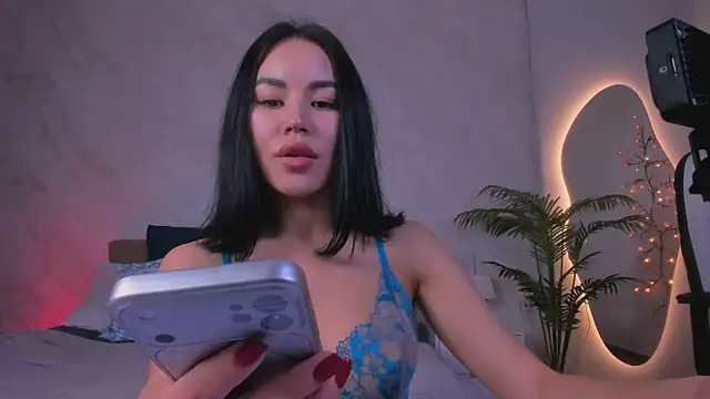 YukiLuna  online show from June 5, 2026, 1:17 pm