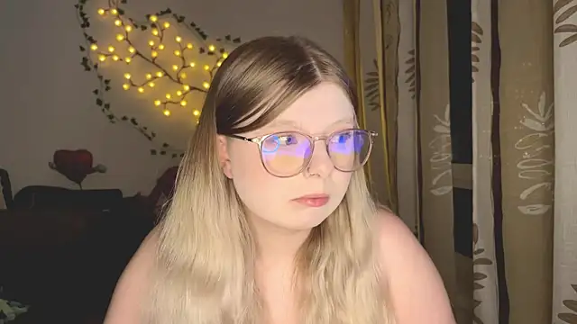YukiBlush online show from August 3, 2026, 8:12 pm
