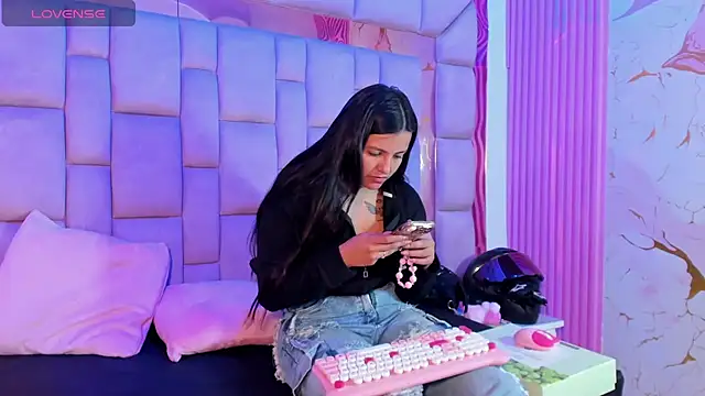 Snapshot of Anal_Temptation chatting on June 4, 2026, 1:06 pm Anal Temptation online show from June 4, 2026, 1:06 pm