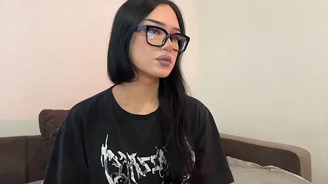 Snapshot of MiaTransDoll chatting on June 8, 2026, 6:47 am MiaTransDoll online show from June 8, 2026, 6:47 am