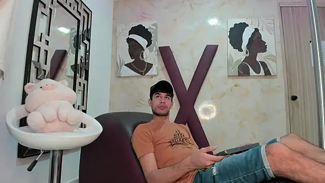 Snapshot of LUCKY_BOX2026 chatting on July 7, 2026, 1:37 pm LUCKY BOX2026 online show from July 7, 2026, 1:37 pm