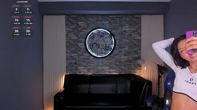 gemma 19  online show from May 26, 2026, 7:32 pm