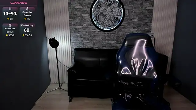 gemma 19  online show from August 6, 2026, 10:11 pm