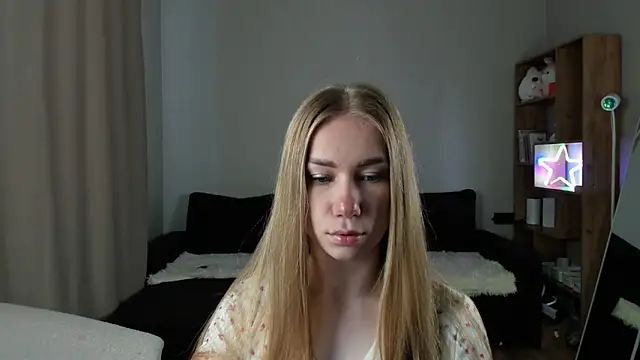 AnnaAlexArti online show from June 5, 2026, 6:52 am