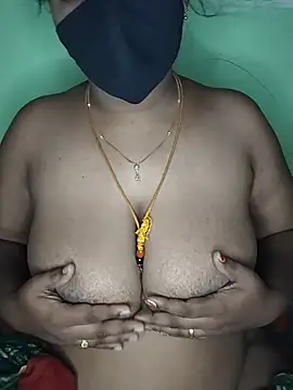 Snapshot of tamil_butterfly chatting on June 18, 2026, 3:18 am tamil butterfly online show from June 18, 2026, 3:18 am