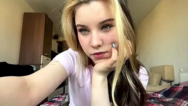 ShaniceYaden online show from April 30, 2026, 2:07 am