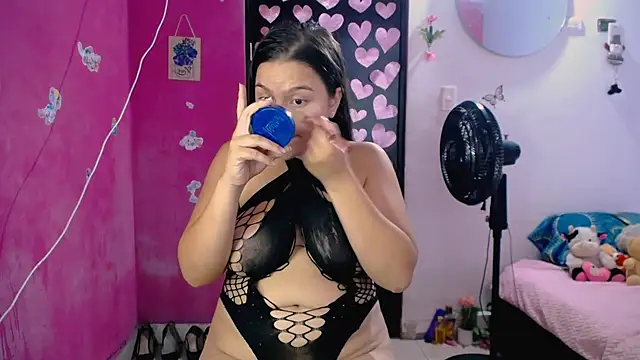 Snapshot of Kiara_tits chatting on July 2, 2026, 10:38 pm Kiara tits online show from July 2, 2026, 10:38 pm