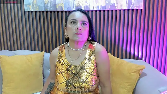 Roxanna moore online show from April 30, 2026, 2:34 pm