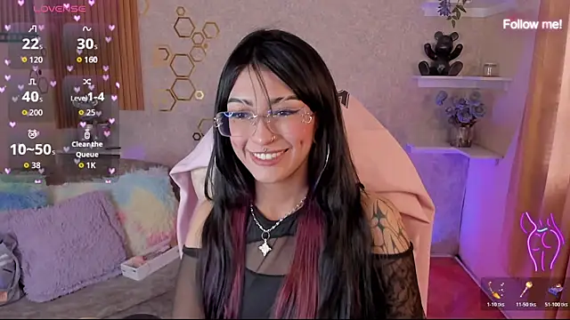 mia smoke  online show from May 22, 2026, 3:06 pm