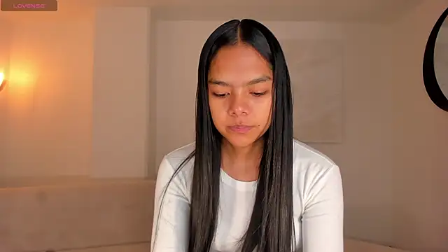 SaphiraJames online show from June 25, 2026, 1:49 am